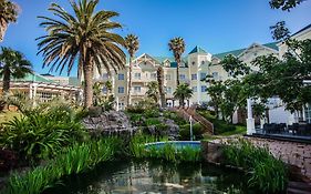 Hemingways Hotel